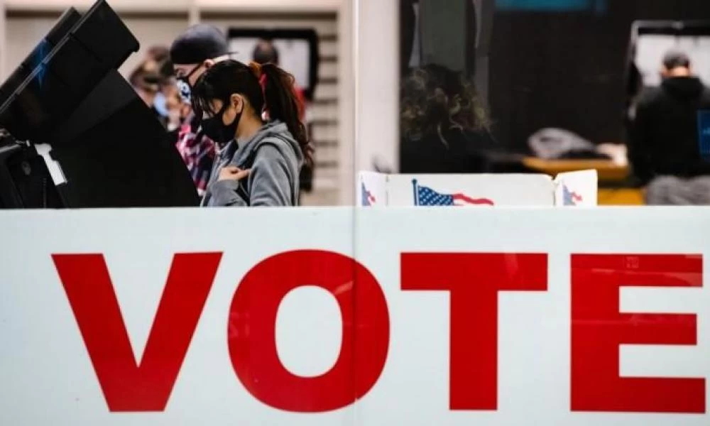 Γυναίκα που ψήφισε τον Τραμπ στο Τέξας φάνηκε πως «ψήφισε» ταχυδρομικώς και στην Καλιφόρνια